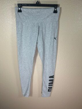 Title:
Puma Gray Jaguar Graphic Leggings – Size L, Sporty & Stylish